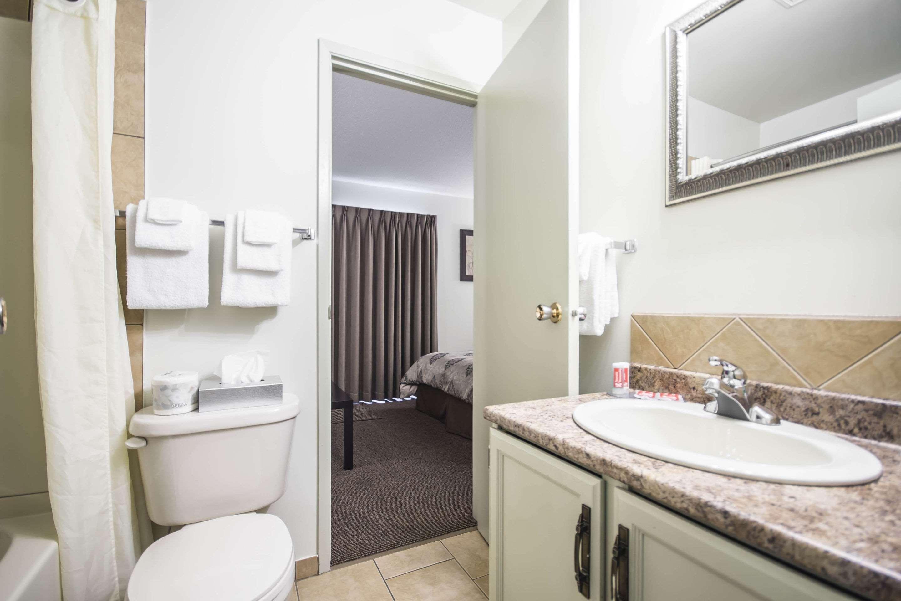 Econo Lodge Vernon Extérieur photo