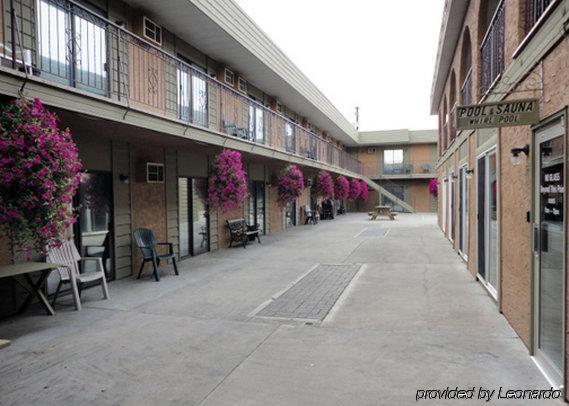 Econo Lodge Vernon Extérieur photo